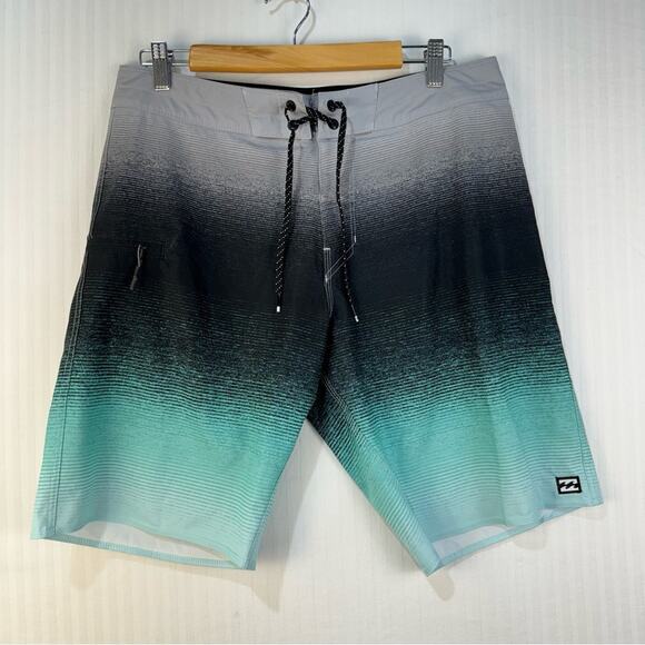 Billabong Recycler Fluid Airlite Board Shorts Medium Surf Beach Water-Sports - Picture 1 of 6